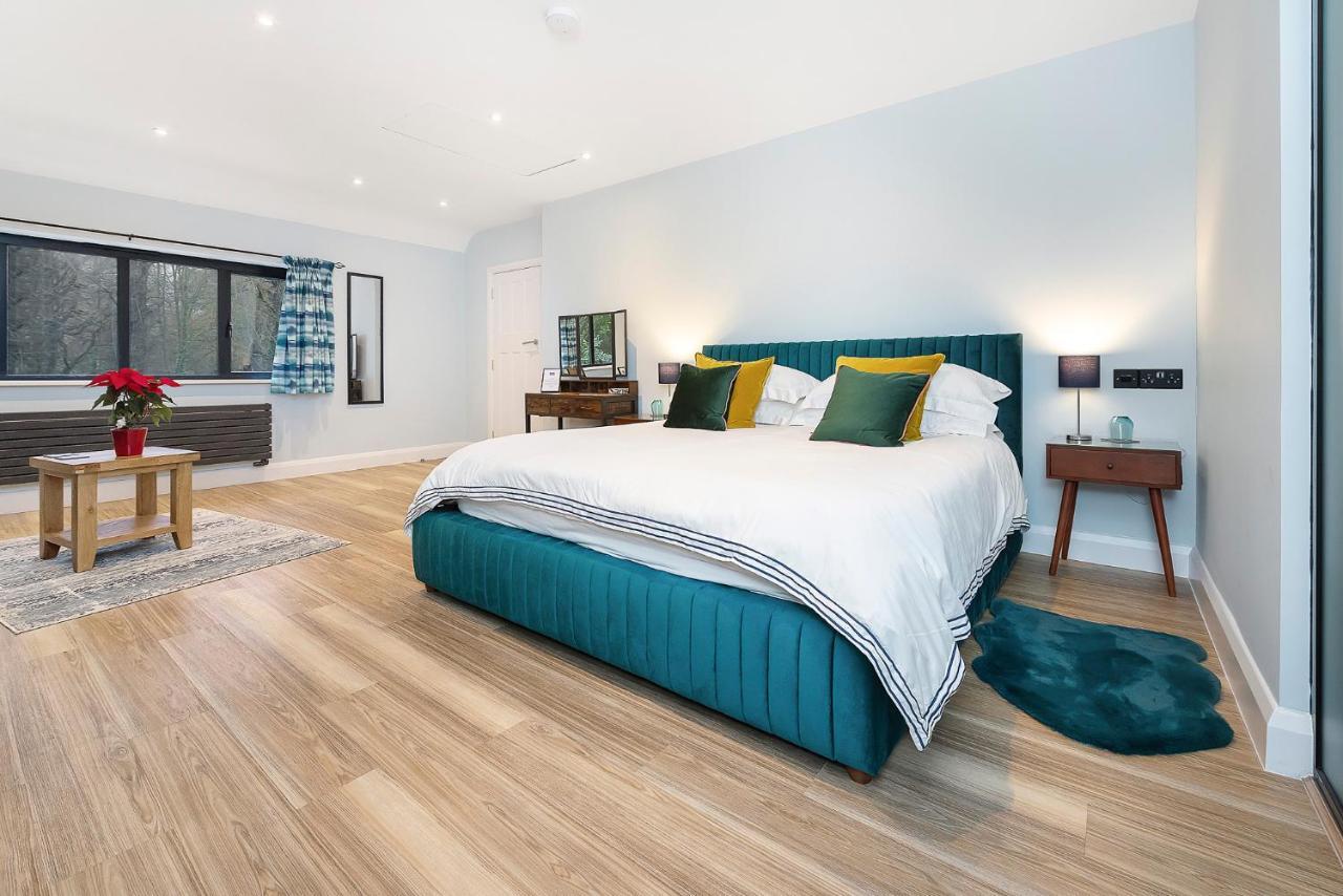 Westleigh Hotel Ashtead Bagian luar foto