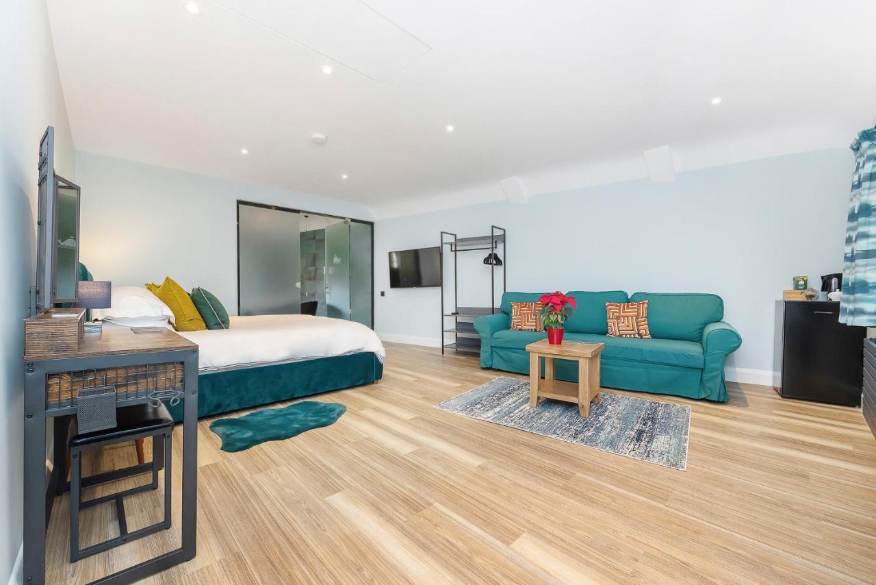 Westleigh Hotel Ashtead Bagian luar foto