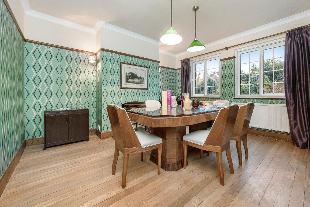 Westleigh Hotel Ashtead Bagian luar foto