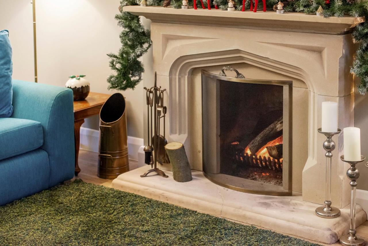 Westleigh Hotel Ashtead Bagian luar foto