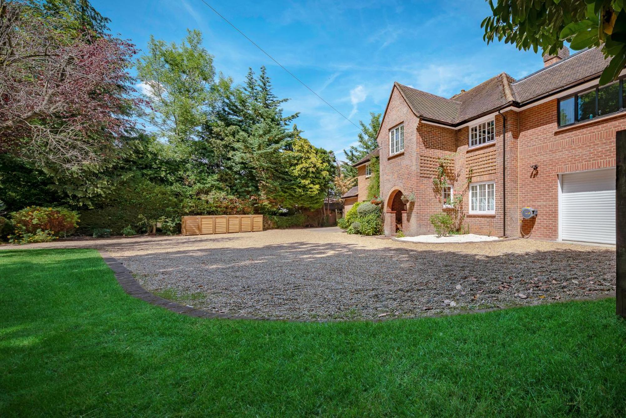 Westleigh Hotel Ashtead Bagian luar foto