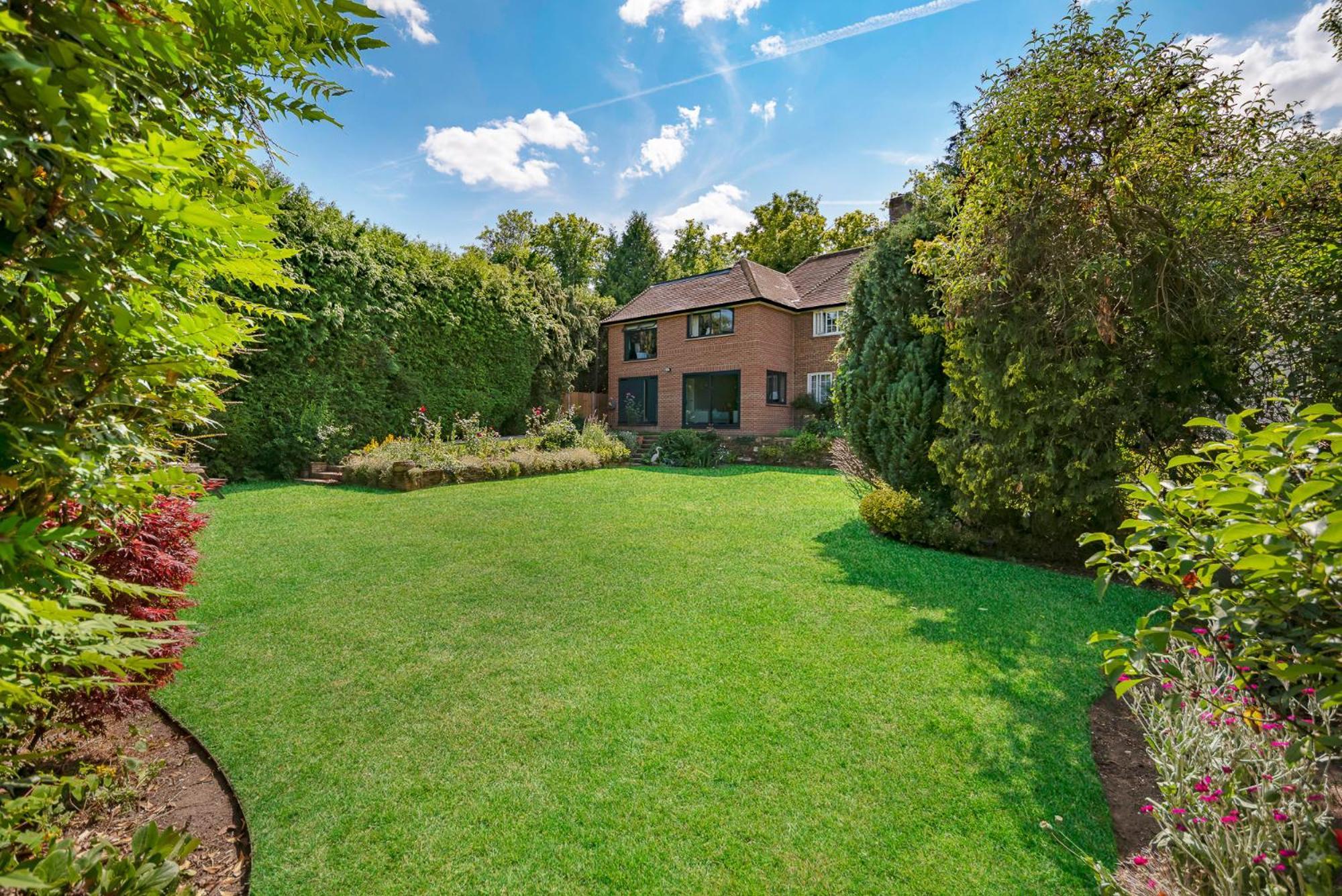 Westleigh Hotel Ashtead Bagian luar foto