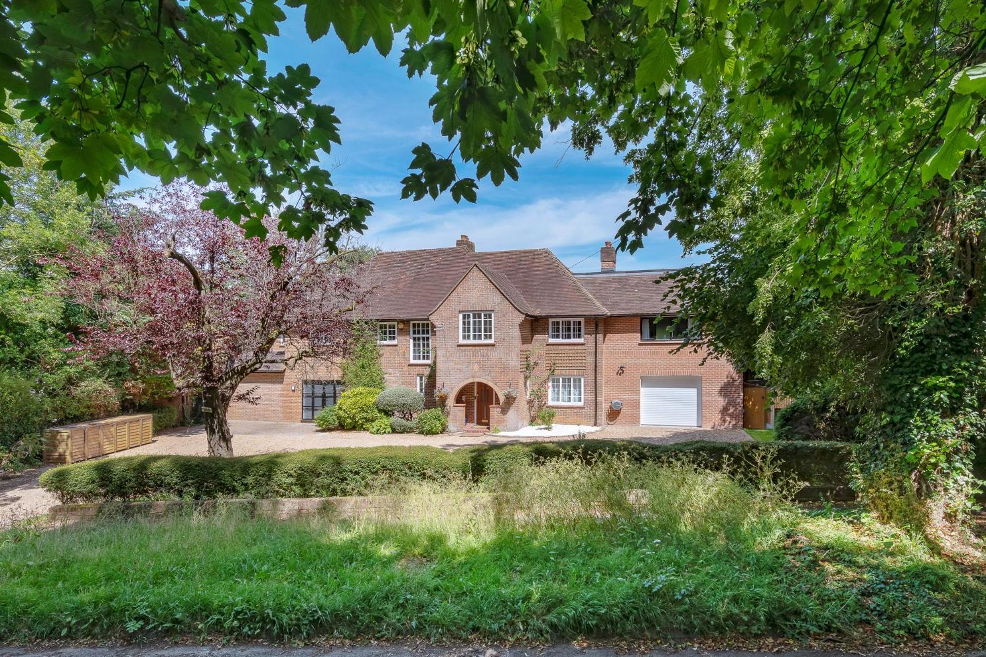 Westleigh Hotel Ashtead Bagian luar foto